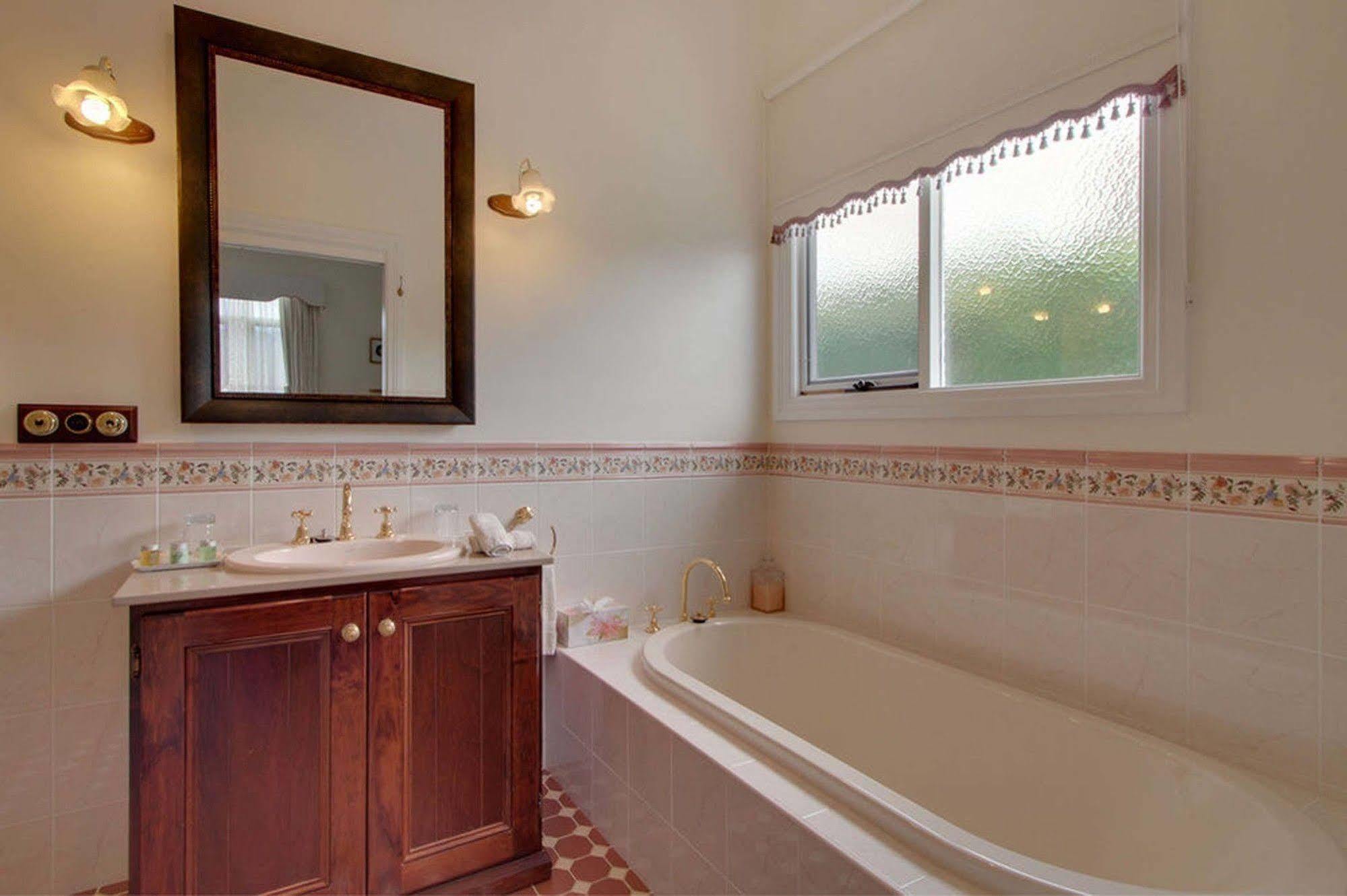 Walton House Bed & Breakfast Huonville Exterior photo